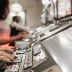 Zeus vs Hades слот игра - семейное цифровое развлечение